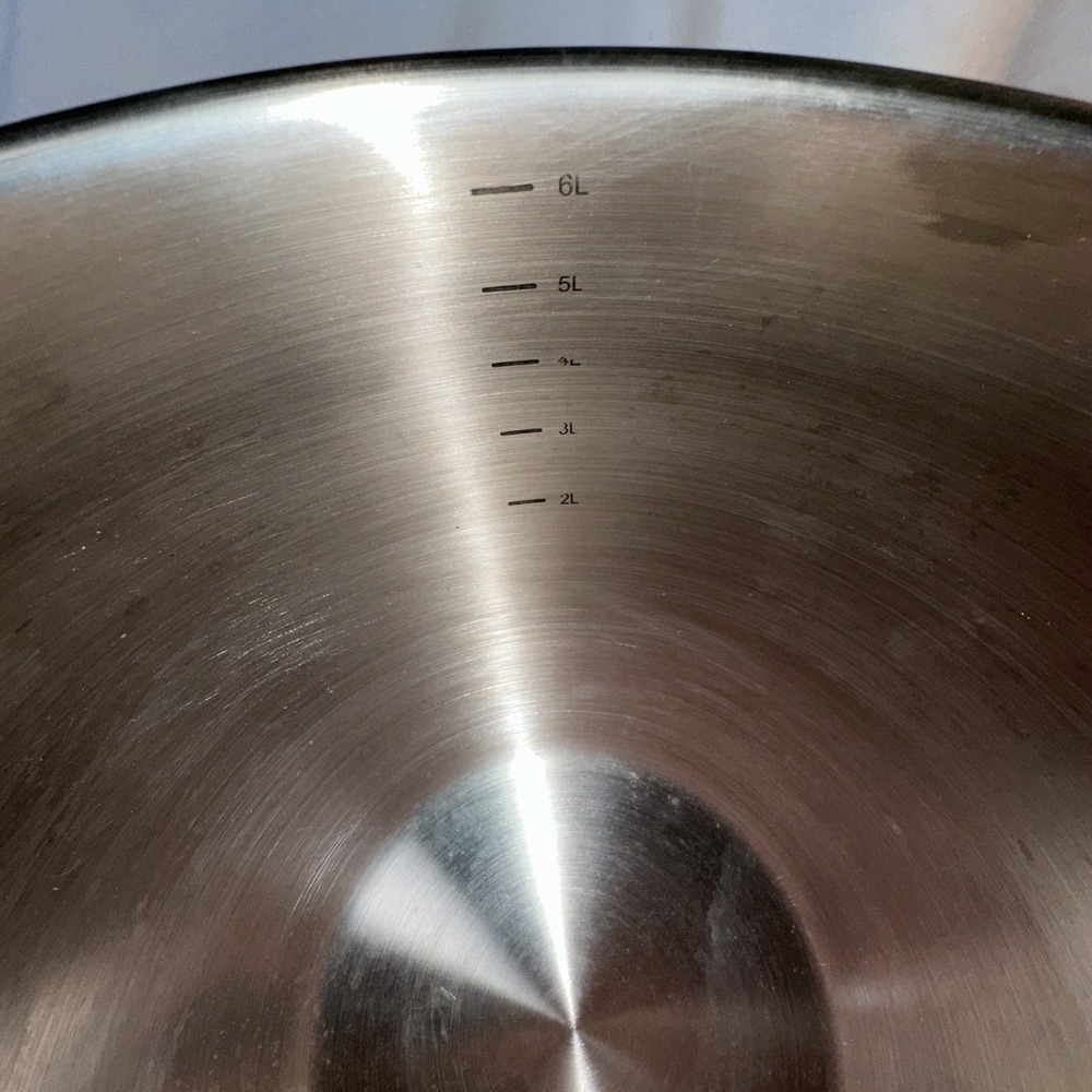 The Pampered Chef Stainless Steel 6L 24 Cup Mixing Bowl Non Slip Base Pour Spout - Picture 5 of 5